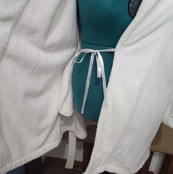 COPY - Women's Robe - Picture 2 of 6